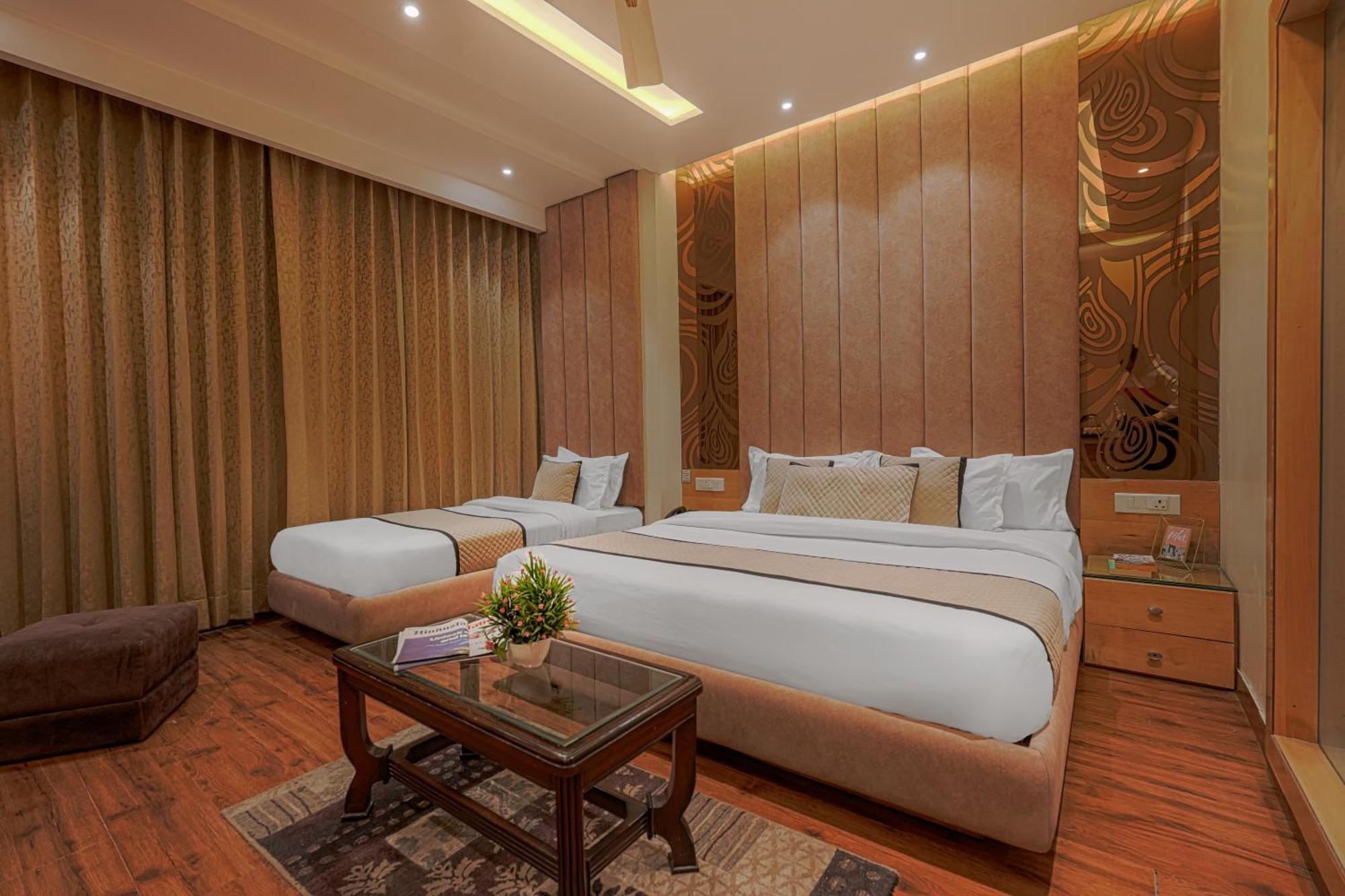 Csjs Inn Hotel Amritsar Bagian luar foto