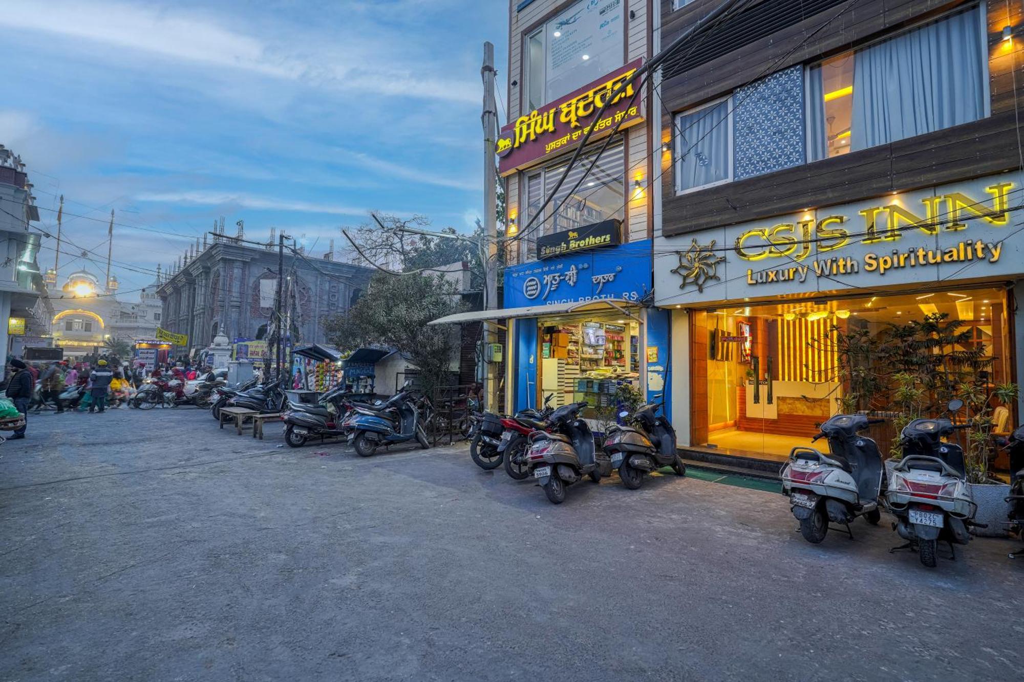 Csjs Inn Hotel Amritsar Bagian luar foto